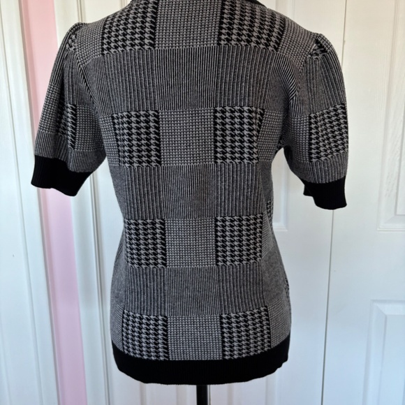Short sleeve houndstooth sweater size M - Picture 2 of 4